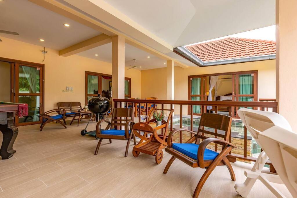 3 Bedroom Pool In Great Location Cv3 * Hua Hin