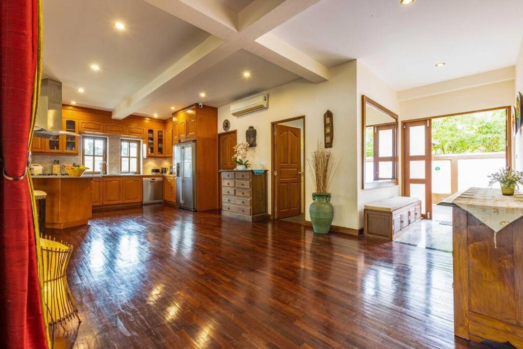 3 Bedroom Pool In Great Location Cv3 *