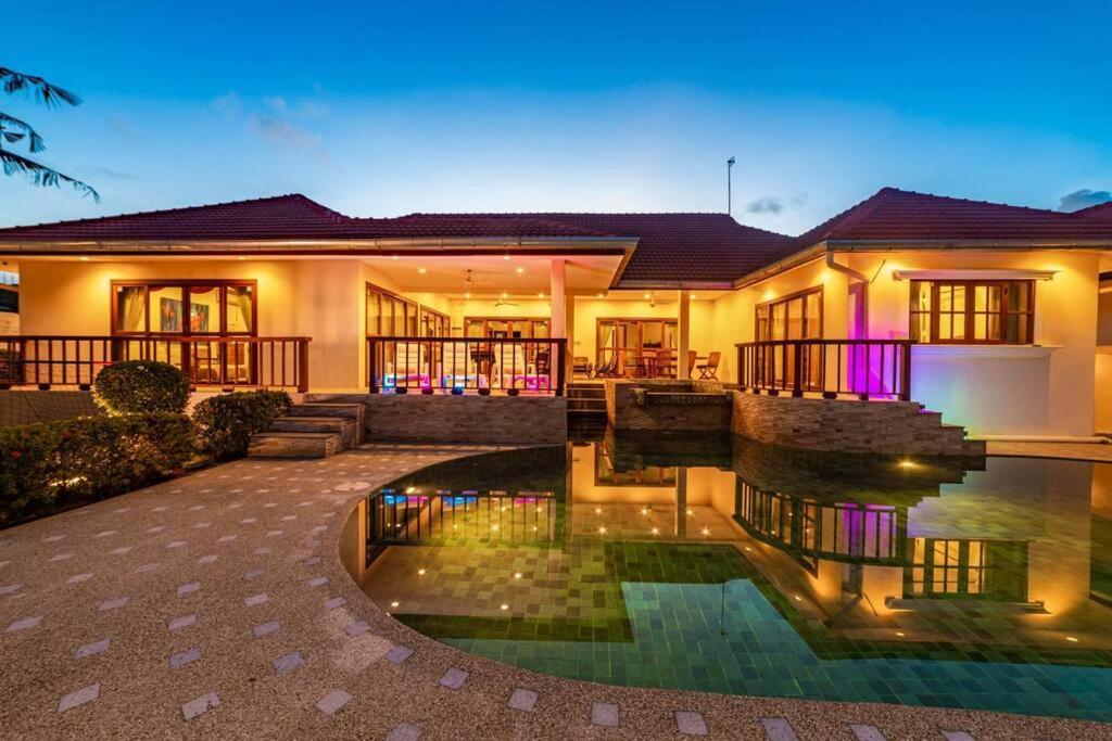 3 Bedroom Pool In Great Location Cv3
