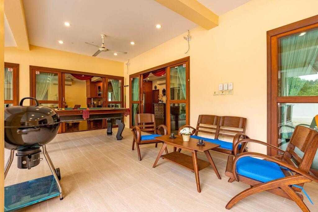 3 Bedroom Pool In Great Location Cv3 Hua Hin